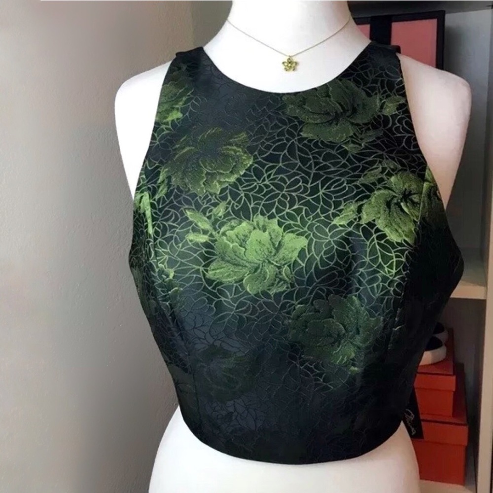 Alice & Olivia Floral Jacquard Crop Top - Picture 7 of 9